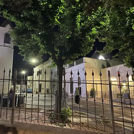 Trulli Duomo Di Calce