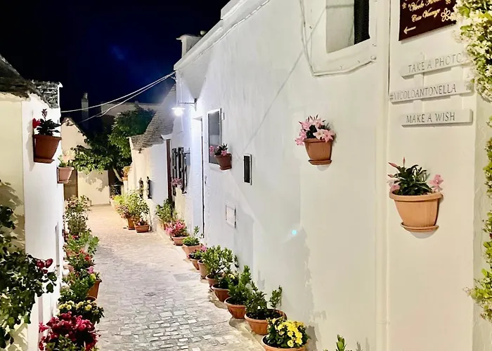 Trulli Duomo Di Calce * 阿尔贝罗贝洛